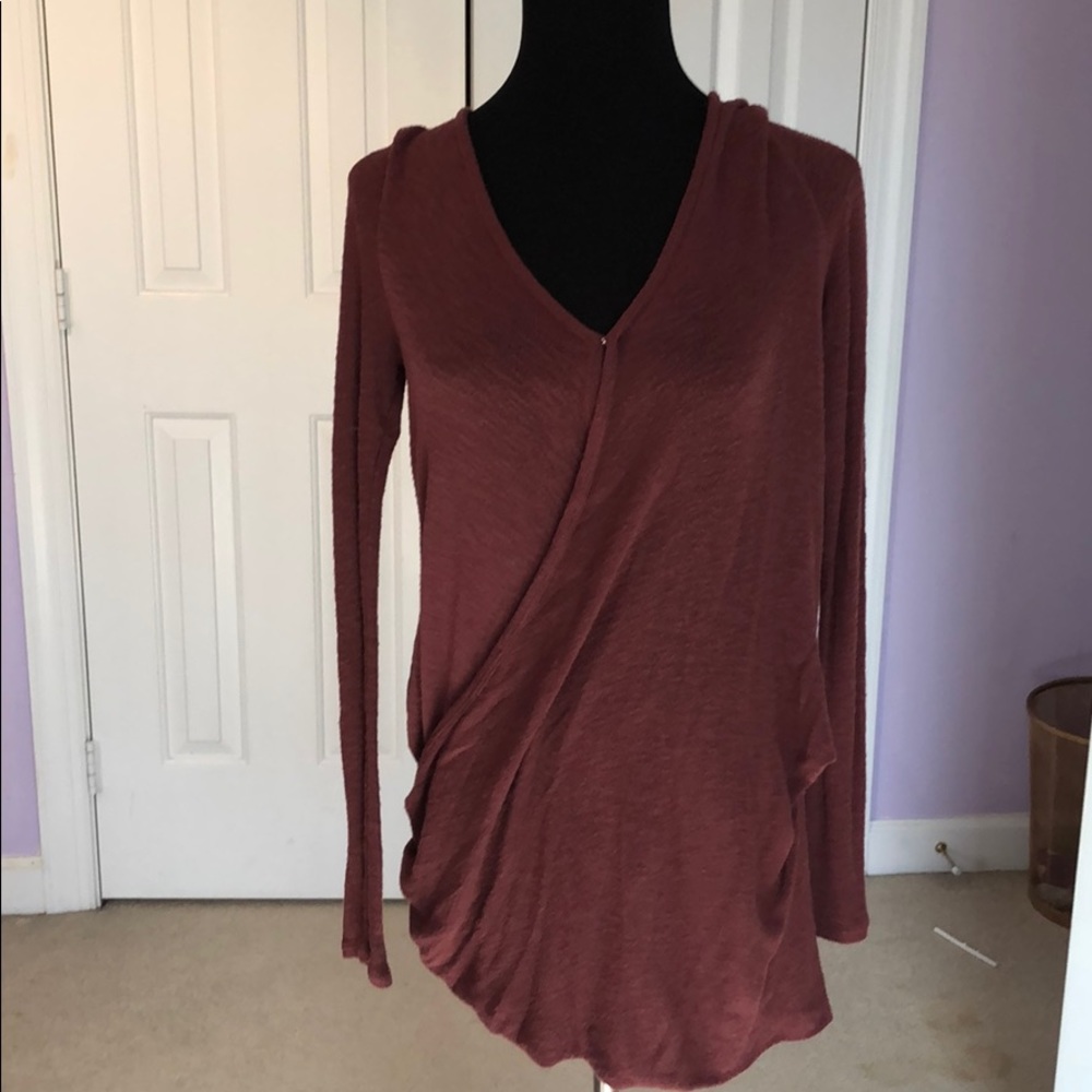 Free People. Comfy, cozy, cute long sleeved shirt